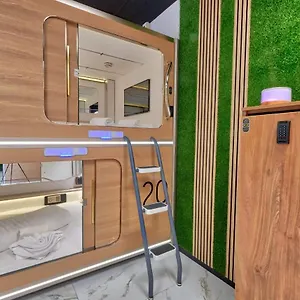  Kapszulahotel Capsule
